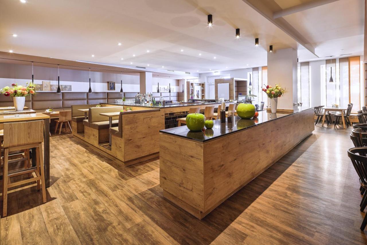 Hotel Goll Pforzheim-Niefern Pokoj fotografie